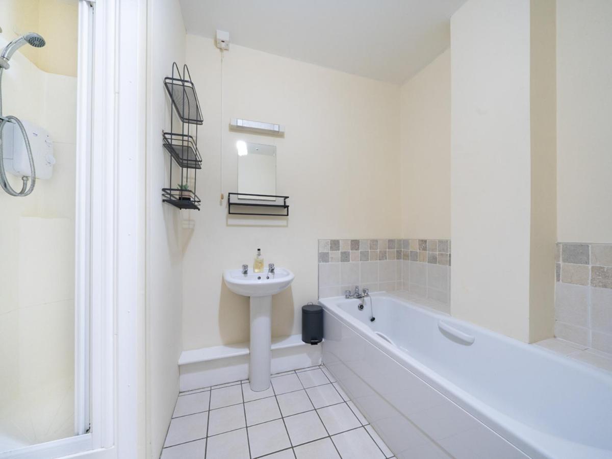 Appartement Pass The Keys Stunning 2br With Balcony Next To Queens Uni Belfast