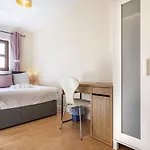 Pass The Keys Stunning 2Br Apt With Balcony Next To Queens Uni