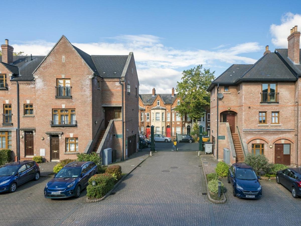 Apartment Pass The Keys Stunning 2br With Balcony Next To Queens Uni Belfast