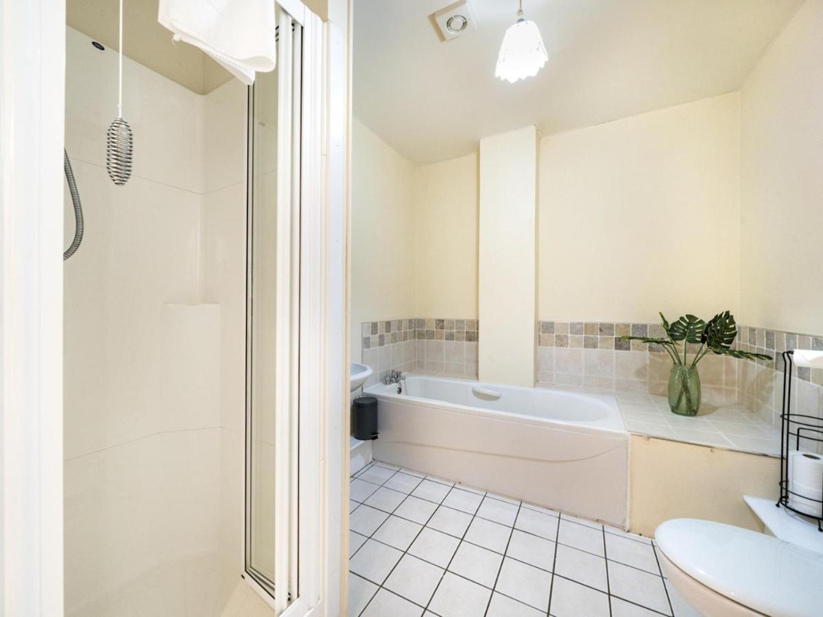 Pass The Keys Stunning 2br With Balcony Next To Queens Uni Belfast